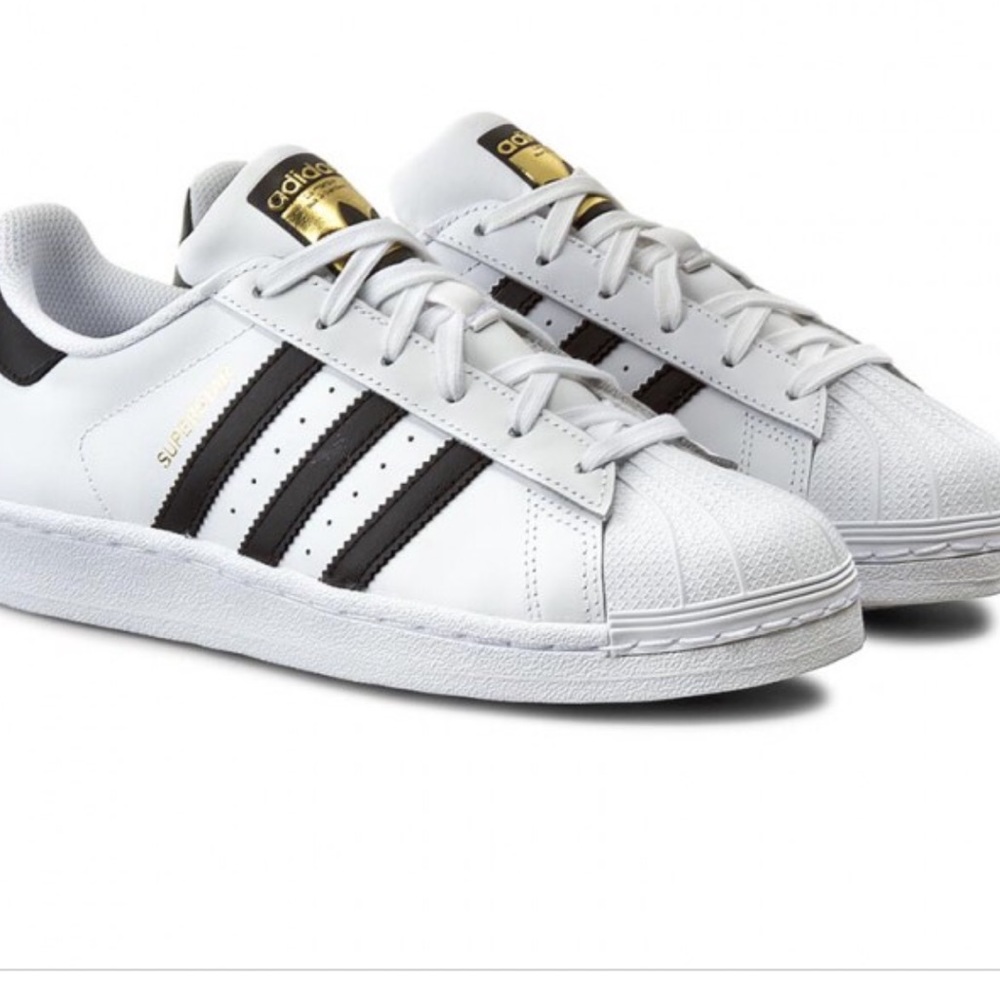 Adidas superstars